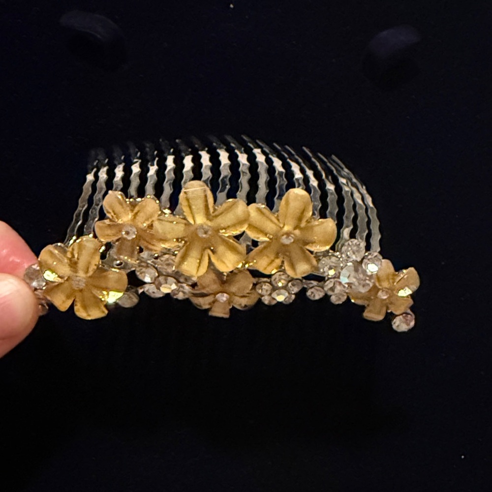 Gold Floral Hair Comb